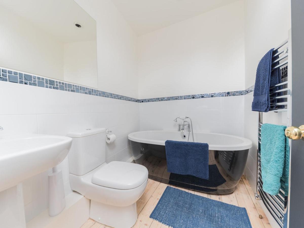 Holiday home Pass The Keys Mop Fair Sunny Garden Town Centre Ulverston
