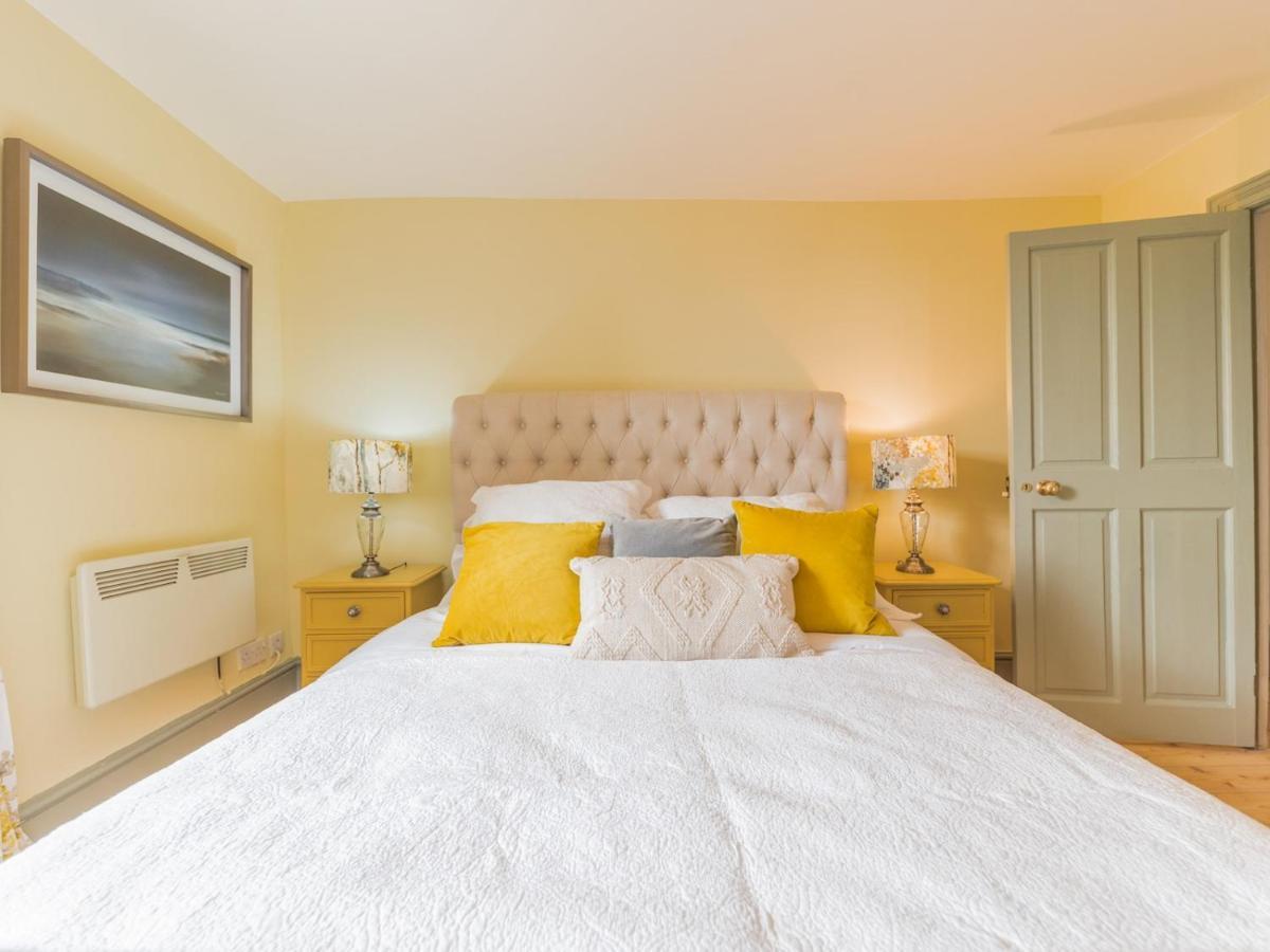 Holiday home Pass The Keys Mop Fair Sunny Garden Town Centre