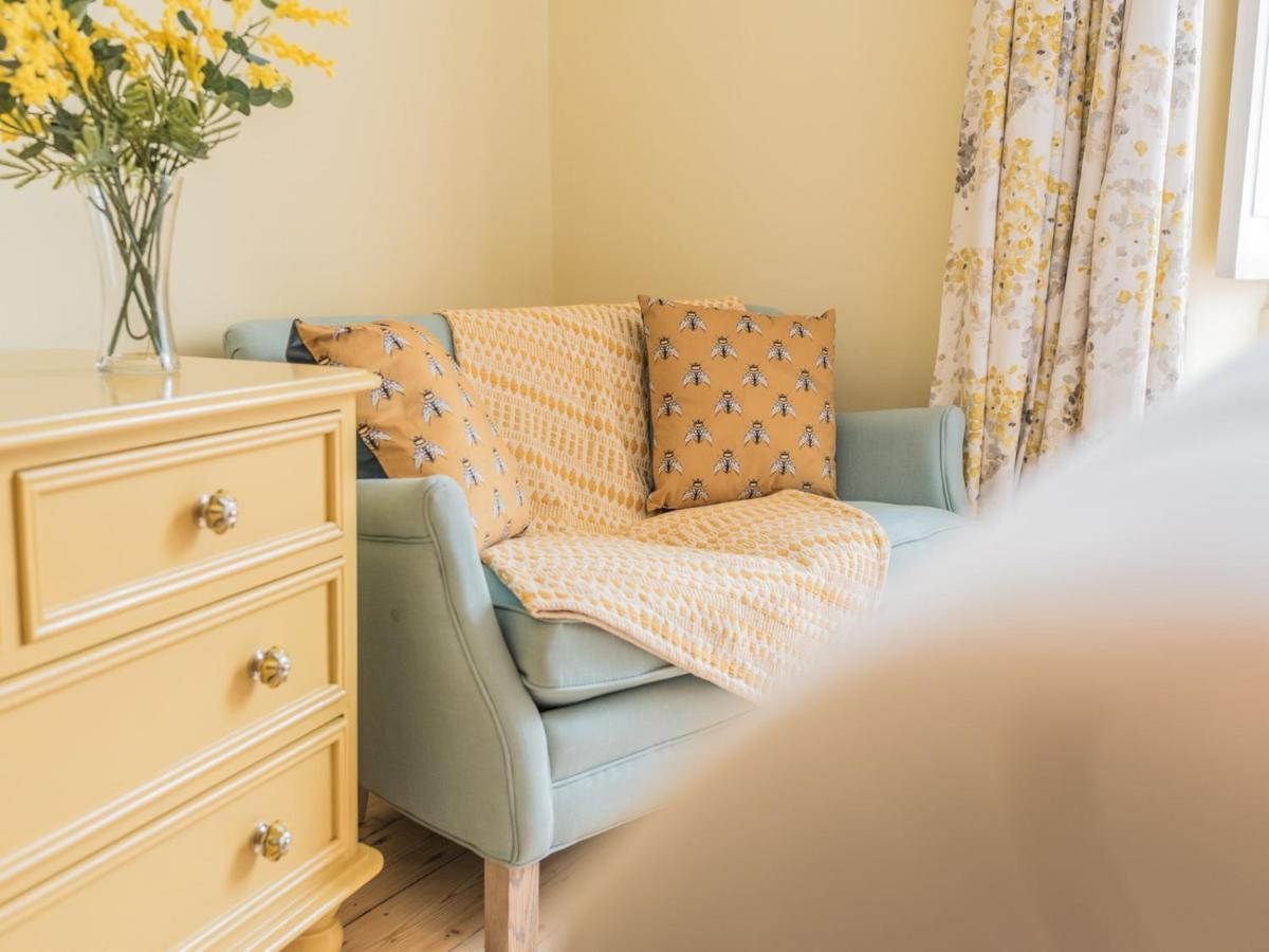 Pass The Keys Mop Fair Sunny Garden Town Centre Holiday home