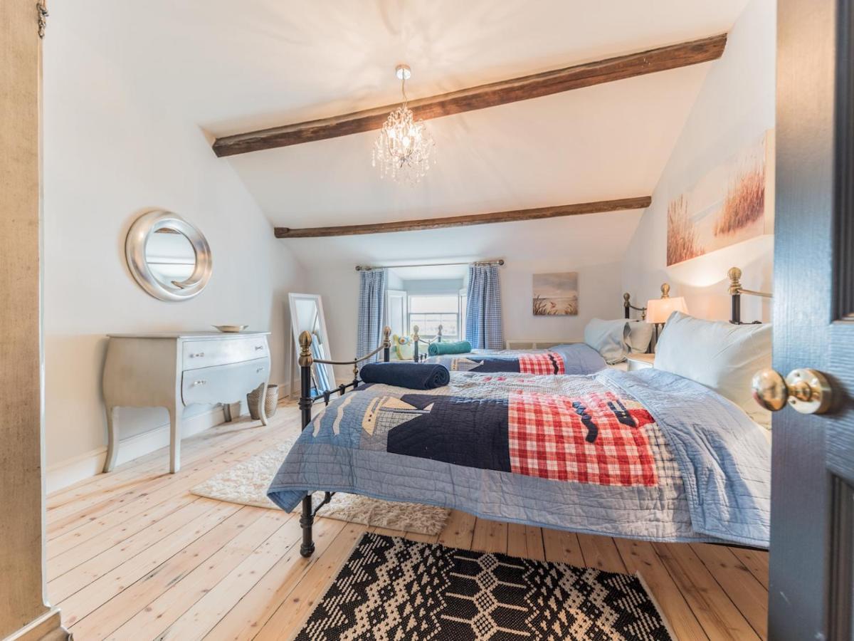 Pass The Keys Mop Fair Sunny Garden Town Centre Holiday home *